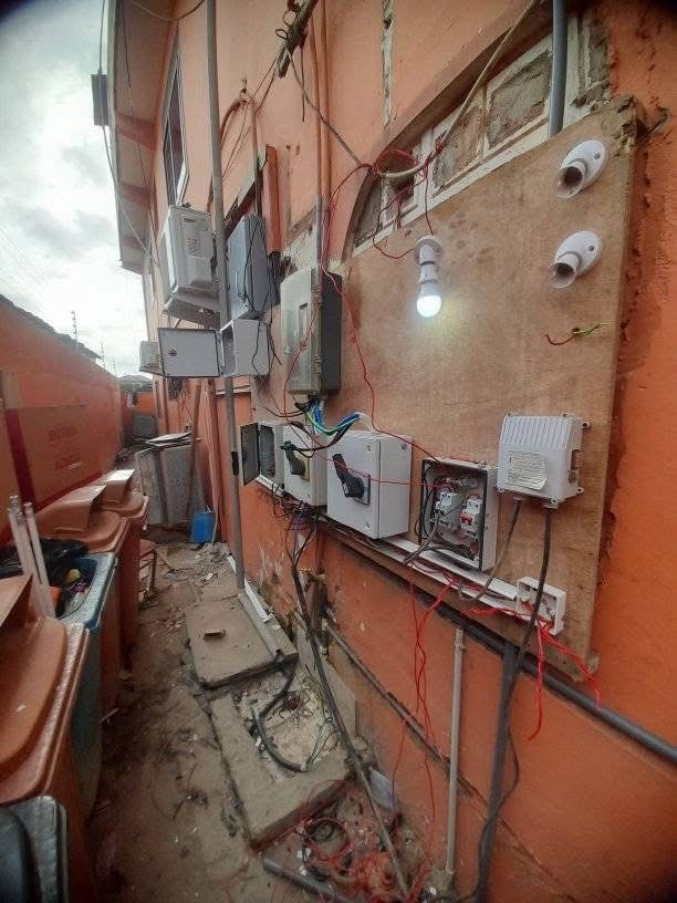 Meter and distribution installation